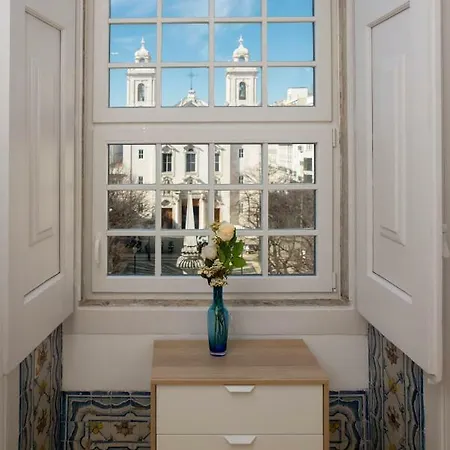 Luxurious Cais Do Sodre - 4 Bedrooms With Amazing View Лісабон