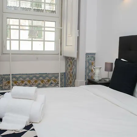 Luxurious Cais Do Sodre - 4 Bedrooms With Amazing View ליסבון